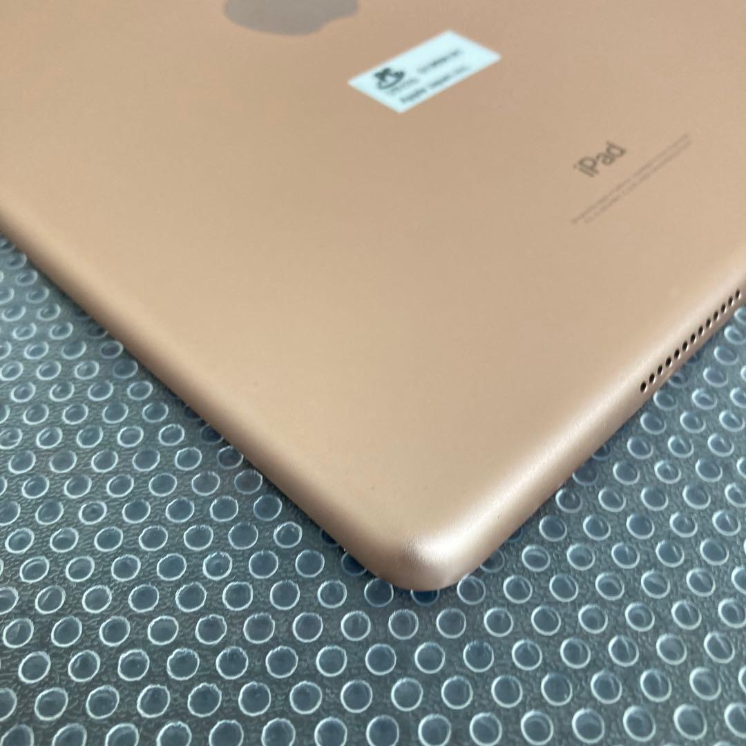 1037 美品☆電池ほぼ新品☆iPad6 第6世代 32GB WIFIモデル☆