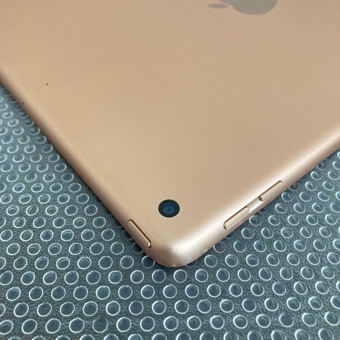 1037 美品☆電池ほぼ新品☆iPad6 第6世代 32GB WIFIモデル☆