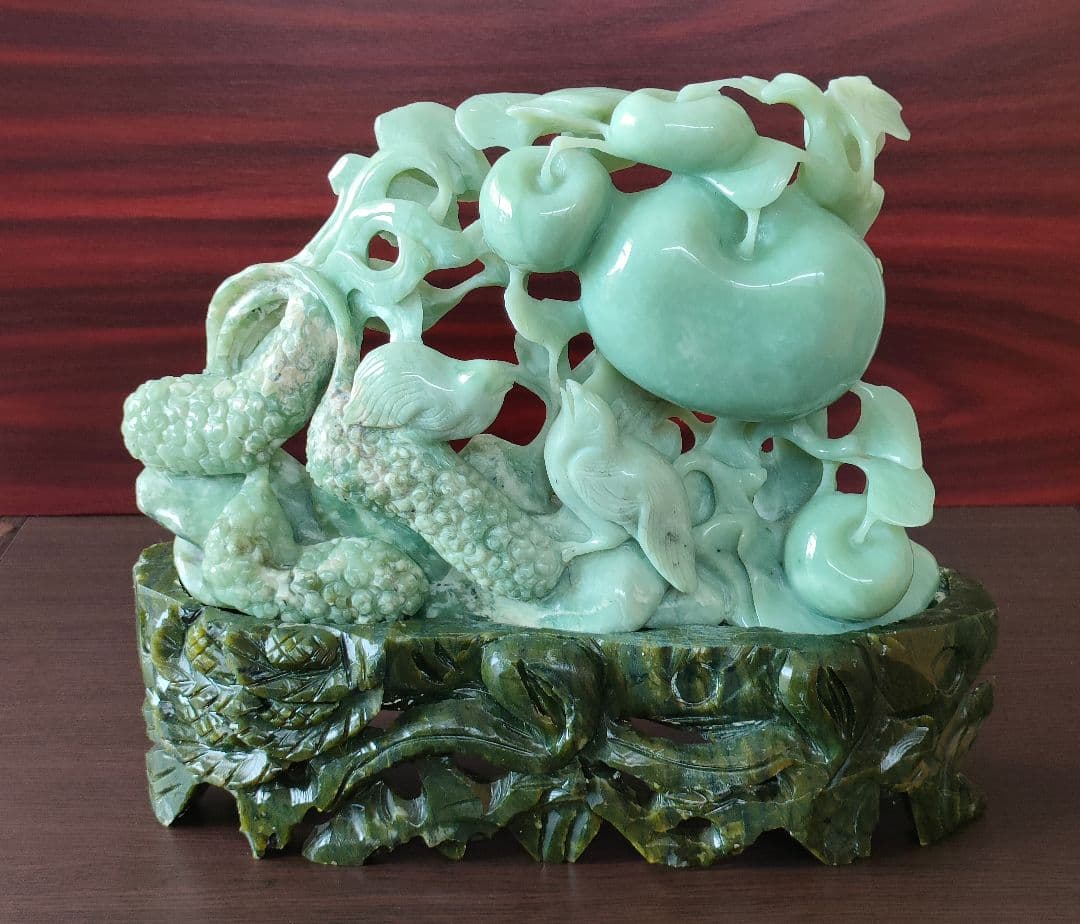 玉彫り 岫玉彫り ボーウェナイトパワーストーン 置物