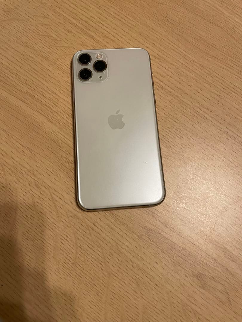 Apple iPhone 11 Pro 64GB シルバーsim解除済み