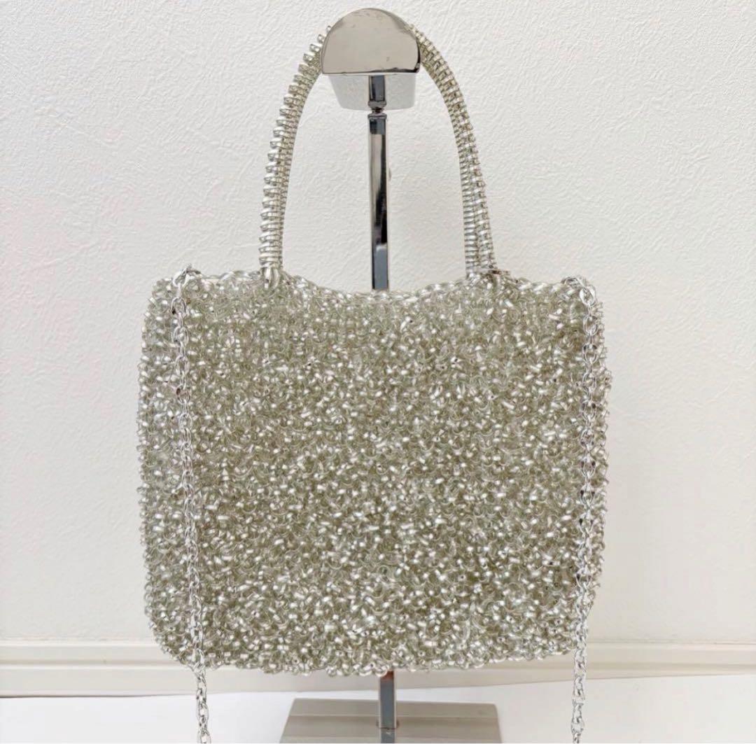 アンテプリマ　スタンダードスクエア　ミディアム　シルバー、インナーポーチ付き