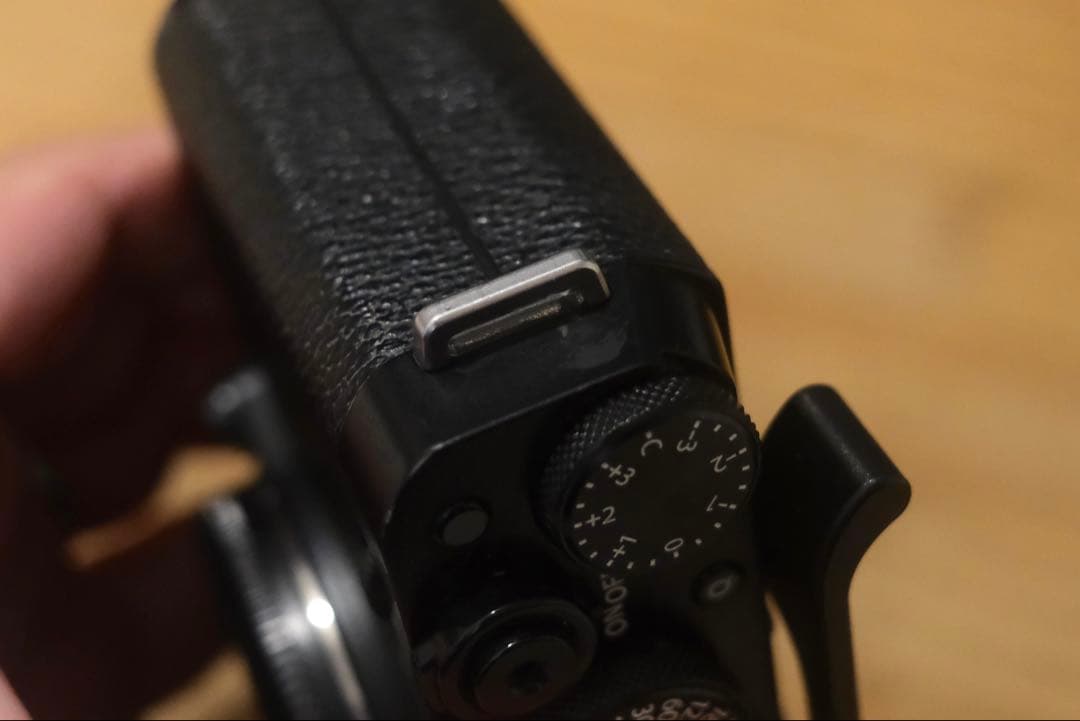 富士フイルム FUJIFILM X-E4 ミラーレスカメラ 本体 ブラック　黒