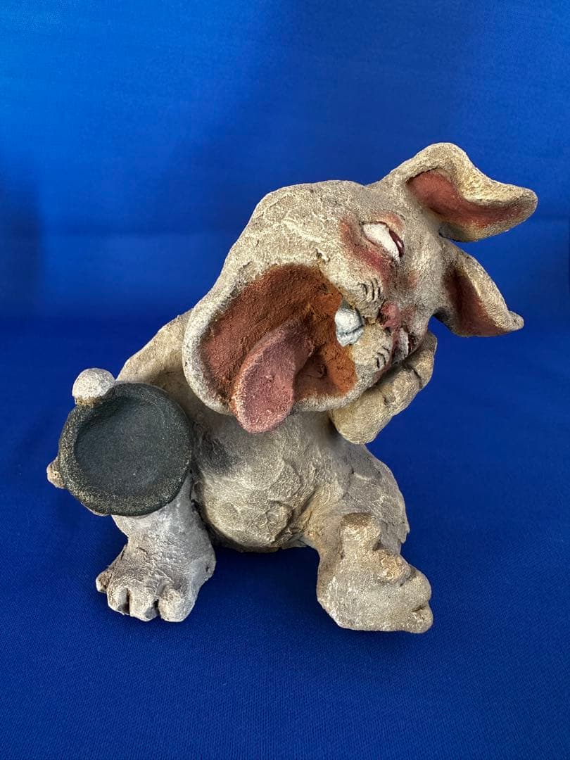 田辺ヒデキ氏作　ウサギの人形　2体