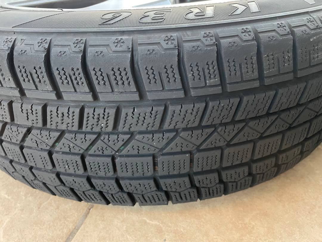 アクア❗️NHP10❗️スタッドレス付純正アルミ　Ｘアーバン　175/60R16