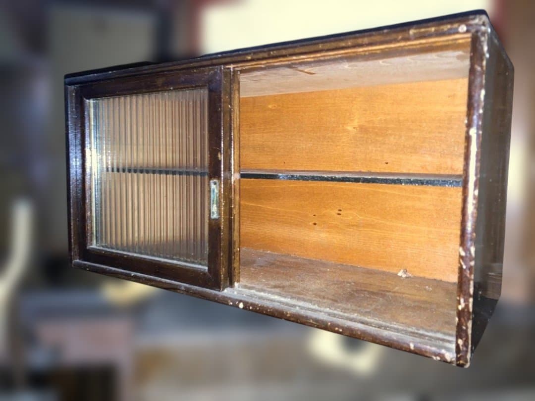 ビンテージ　すとらいぷガラス　昭和　木製キャビネット ストライプガラス扉付き