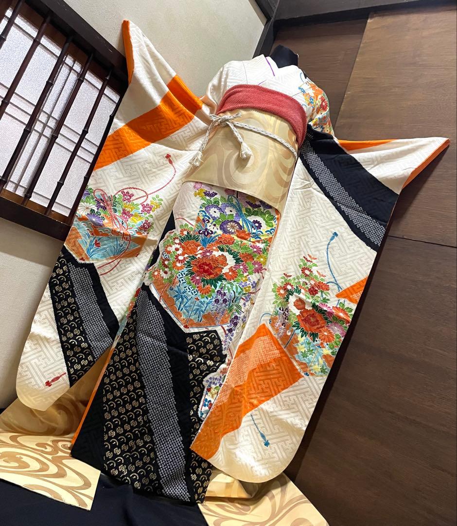 振袖 フルセット6点サイズＬ豪華振袖　駒刺繍　文箱花文　金彩　正絹