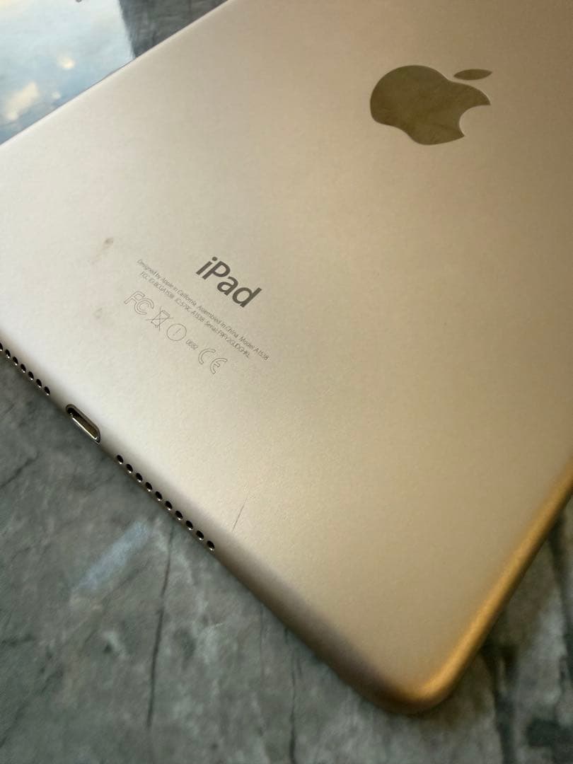 iPad Mini 第4世代 Wi-Fiモデル 128GB ゴールド A1538