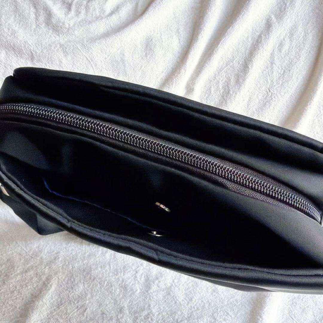 新品未使用　アニエスベー　ショルダーバッグ　ナイロン　バッグ ブラック 斜めがけ