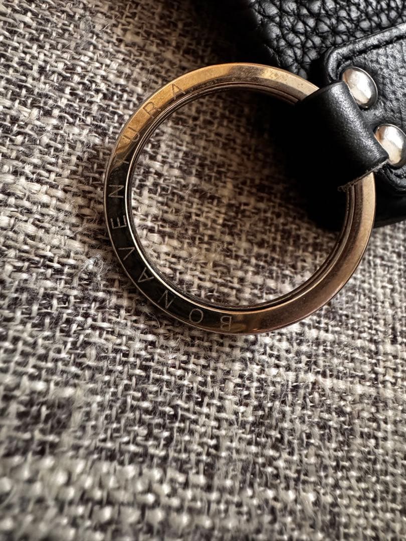 ハンドル付き バックカバーケース シュリンクレザー　iPhone15pro