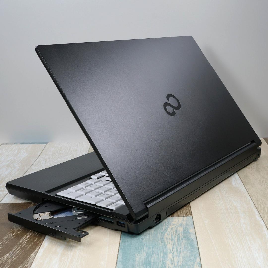 超高速大容量ＳＳＤ５１２ＧＢ搭載✨美品の２０２４年製✨１２世代ｉ５に大容量メモリ