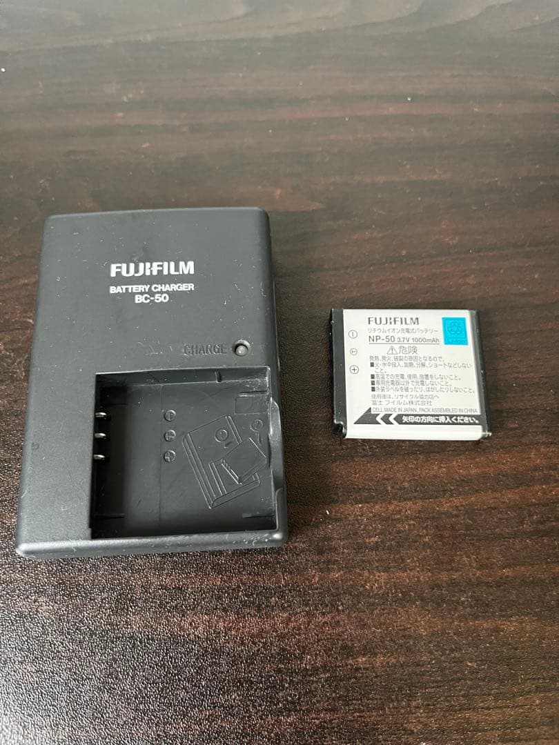 【動作美品】FUJIFILM finepix F50fd