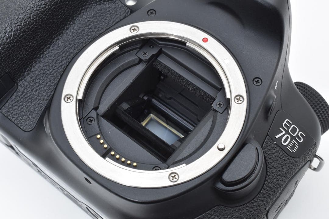 デジタル一眼レフカメラ/Canon EOS 70D標準&望遠ダブルレンズセット
