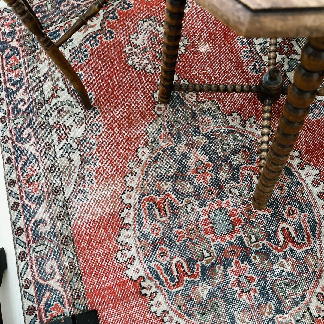 トルコ ヴィンテージラグ A120 レッド ネイビー カーキグリーン
