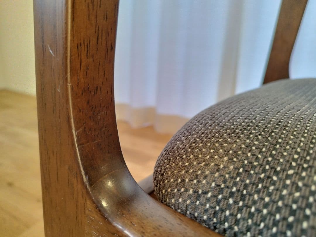 カリモク60　ダークグレー 布張りダイニングチェア