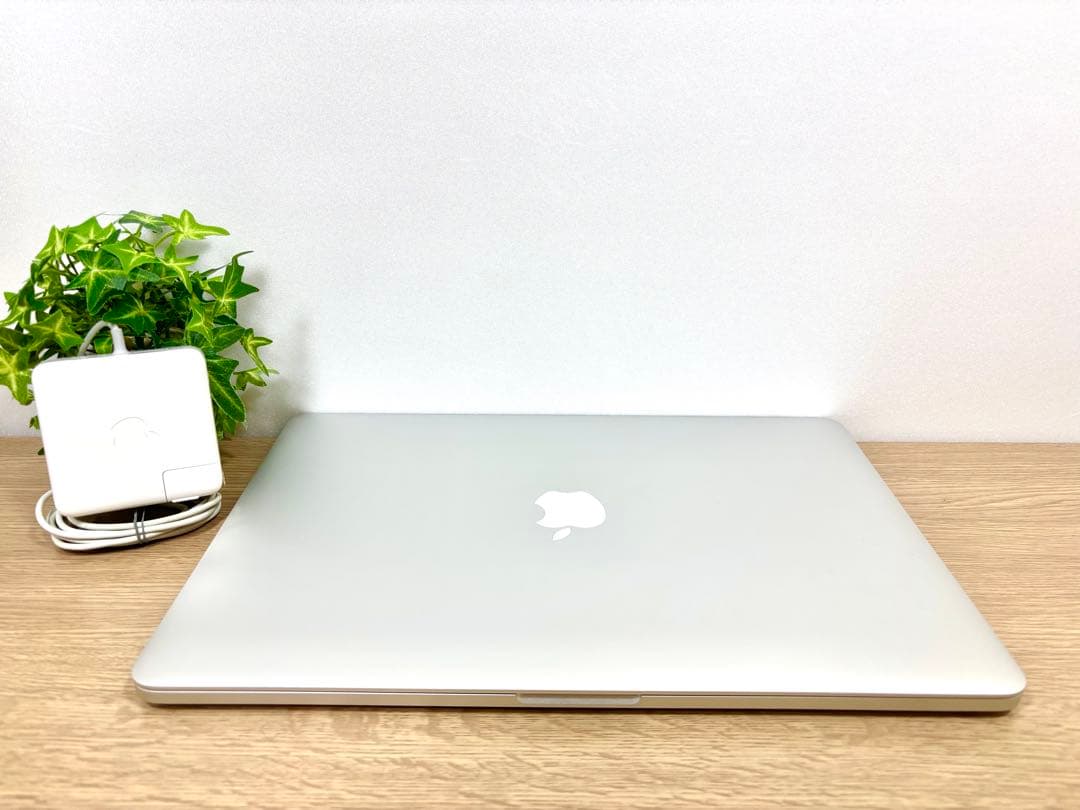 最上位3K！ MacBook Pro 15.6 Core i7 Win11