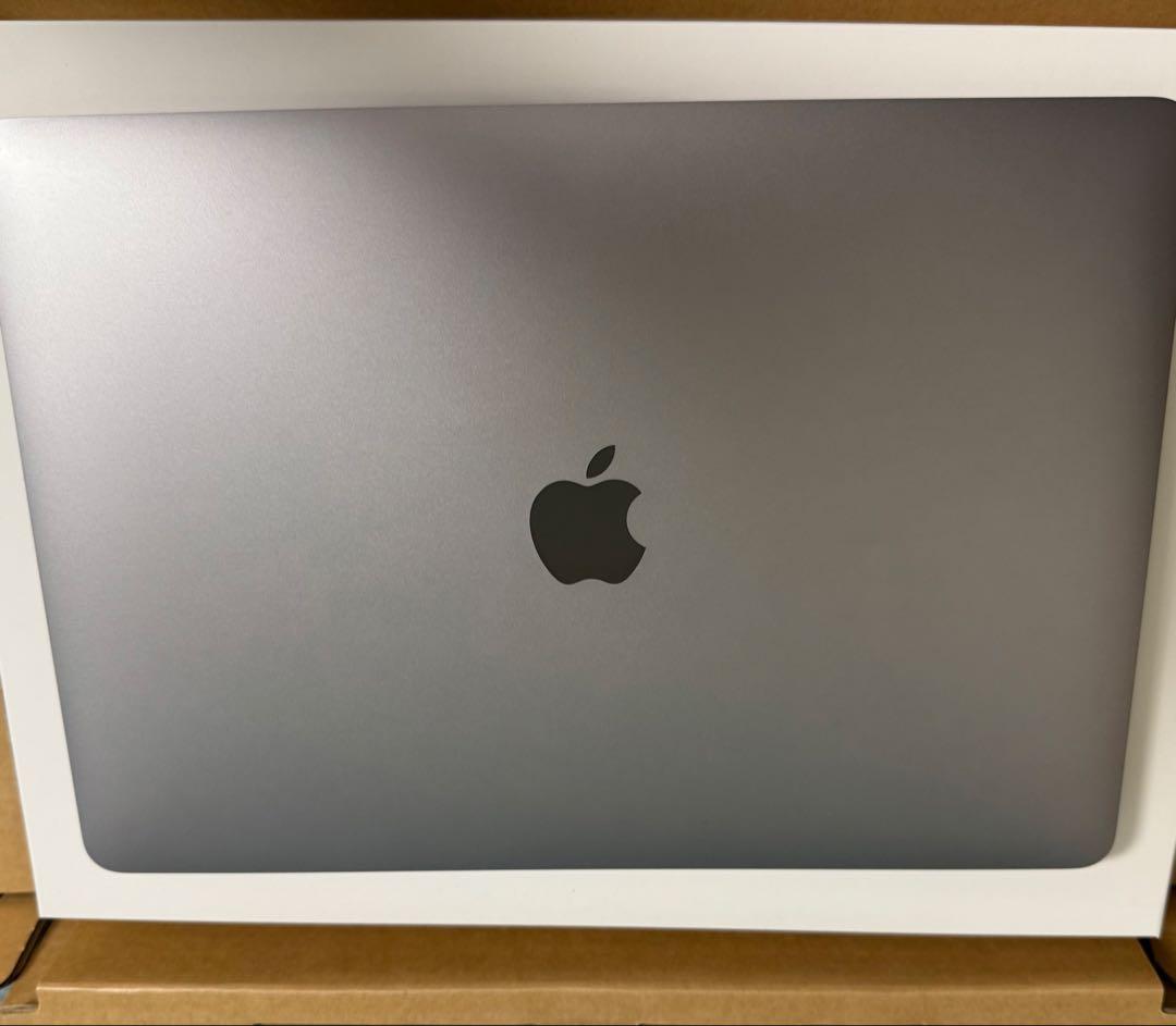 【美品】13インチMacBook Air 8GB/256GB