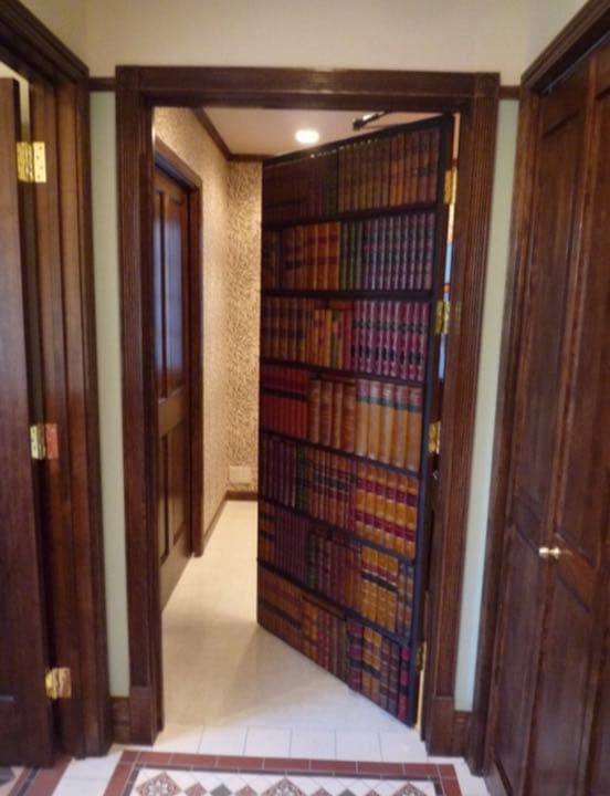 イギリスより輸入　本棚ドア用フェイクブック　アンティーク調