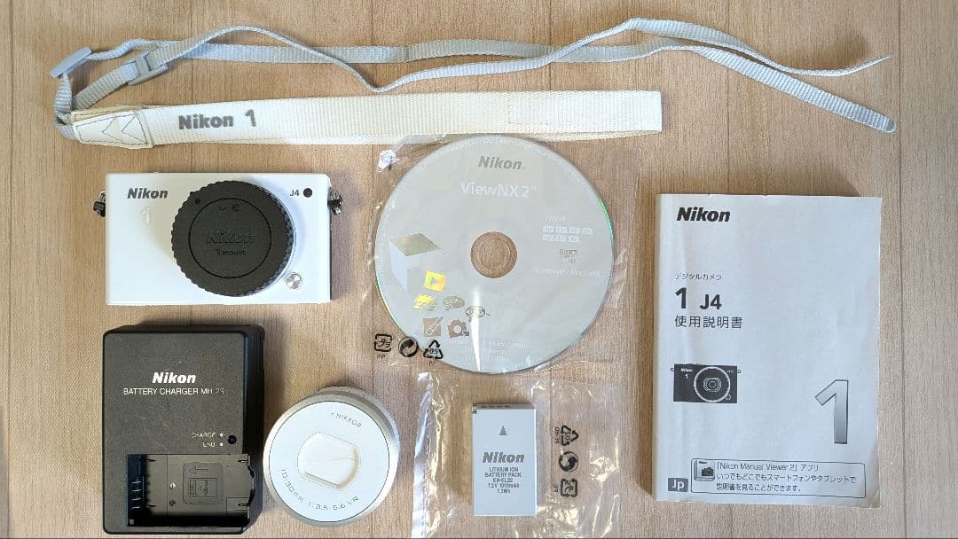 Nikon 1 J4 ホワイト 標準パワーズームレンズキット