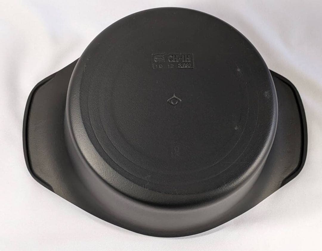 柳 宗理 南部鉄器シリーズ 鉄鍋深型 22cm (鉄蓋・レシピ集付き）