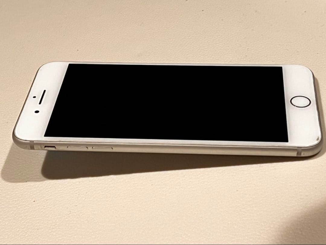 【中古】iPhone8plus 64GB SIMフリー