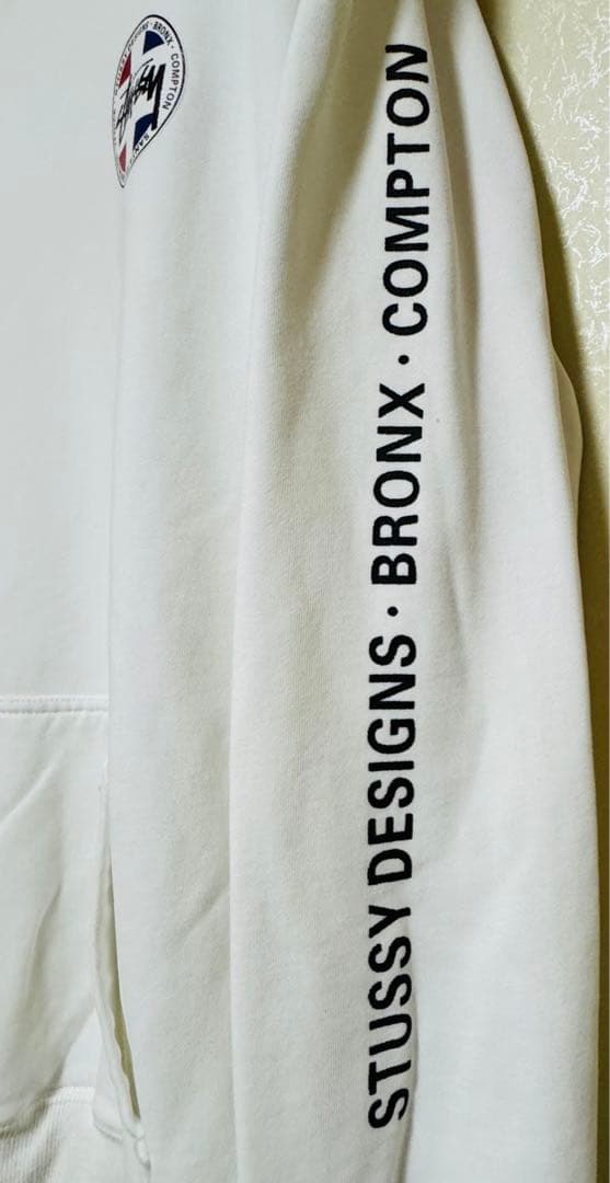 ステューシー スウェットパーカー Ｌ　ホワイト フロント、バックロゴ　フード付