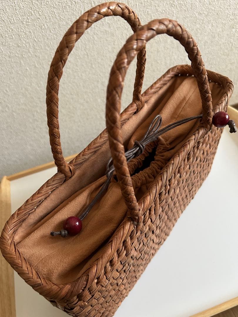 【6月5日限定価格】新品　山葡萄籠バッグ　人気網代編み　内布巾着　山ぶどう