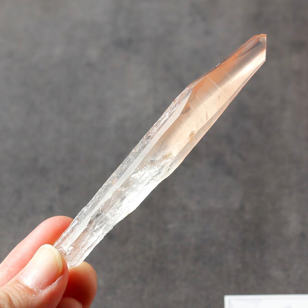 シンギングクォーツ ピンクレムリアンシード クリスタル 水晶 鉱物 原石 希少