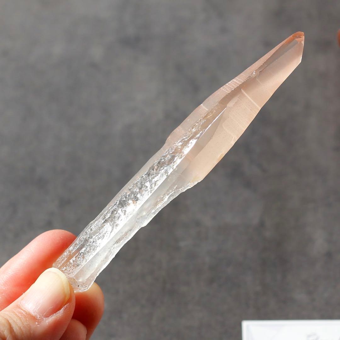 シンギングクォーツ ピンクレムリアンシード クリスタル 水晶 鉱物 原石 希少