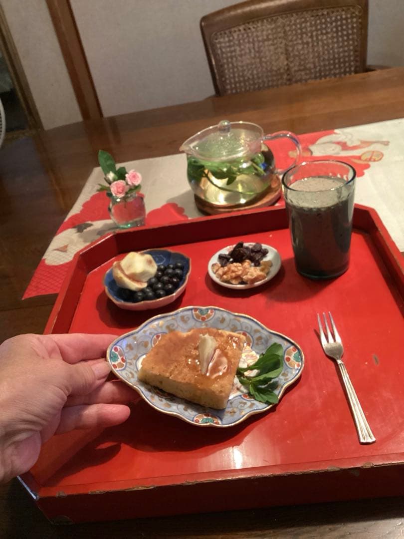 A920 古伊万里　金襴手　人物宝尽紋様　丸紋に唐草　菱形輪花皿　５枚