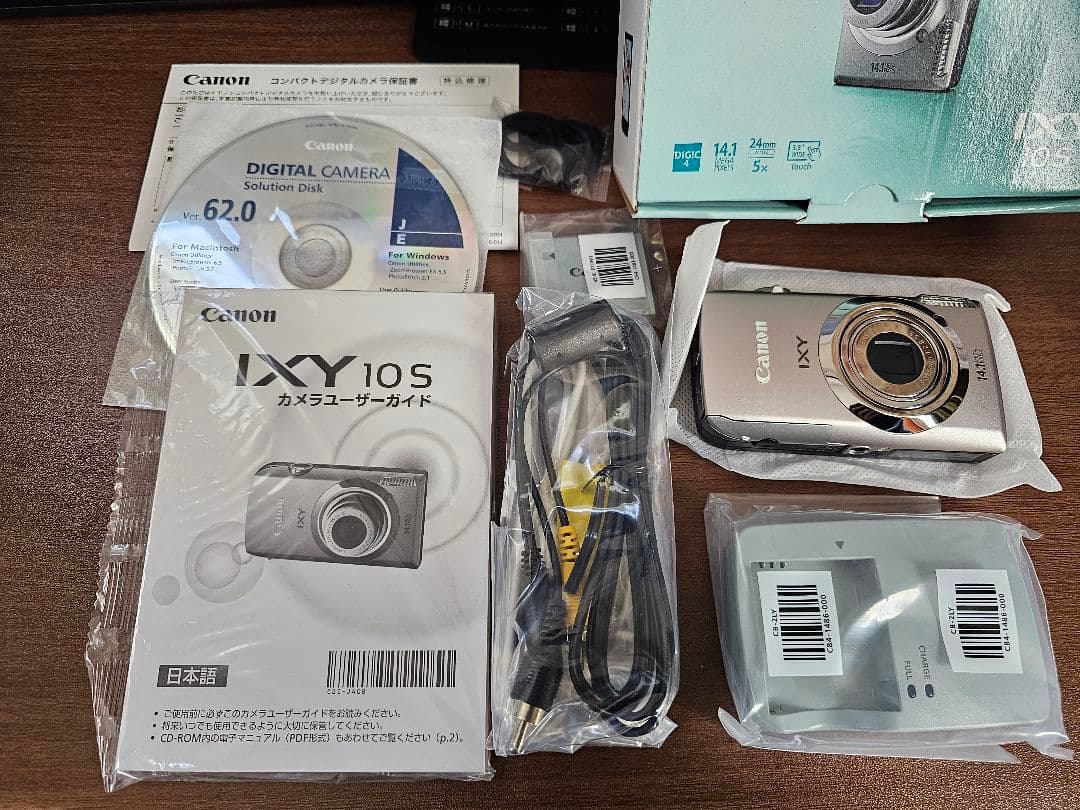 Canon　IXY 10S　デジカメ