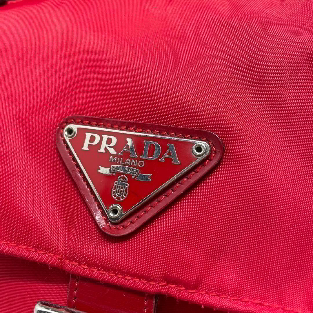 ふ*読様 PRADA レッド ナイロン　ショルダーバッグ