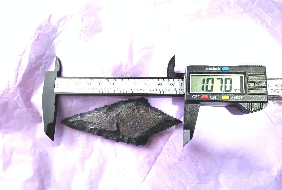 原始人 アイヌ仕様。pro 有舌尖頭器 石器 模写　サヌカイト