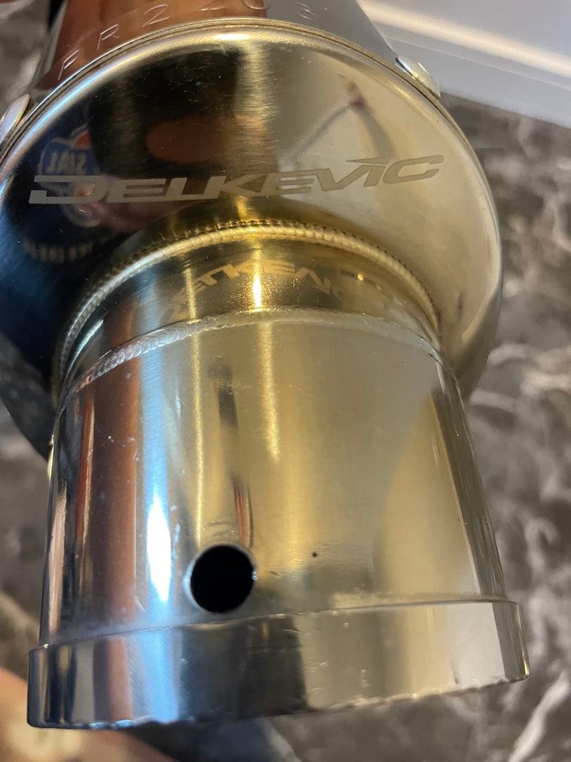 DELKEVICスリップオンマフラーcb400sf用