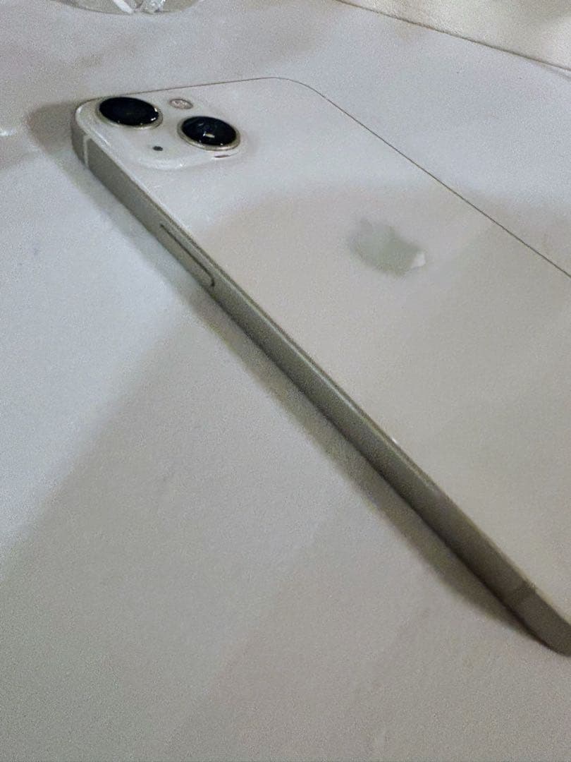 Apple iPhone13本体　スターライト128gb