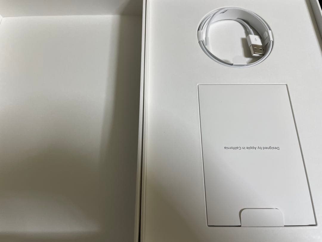 iPad 7世代128GB シルバー　Wi-Fiモデル