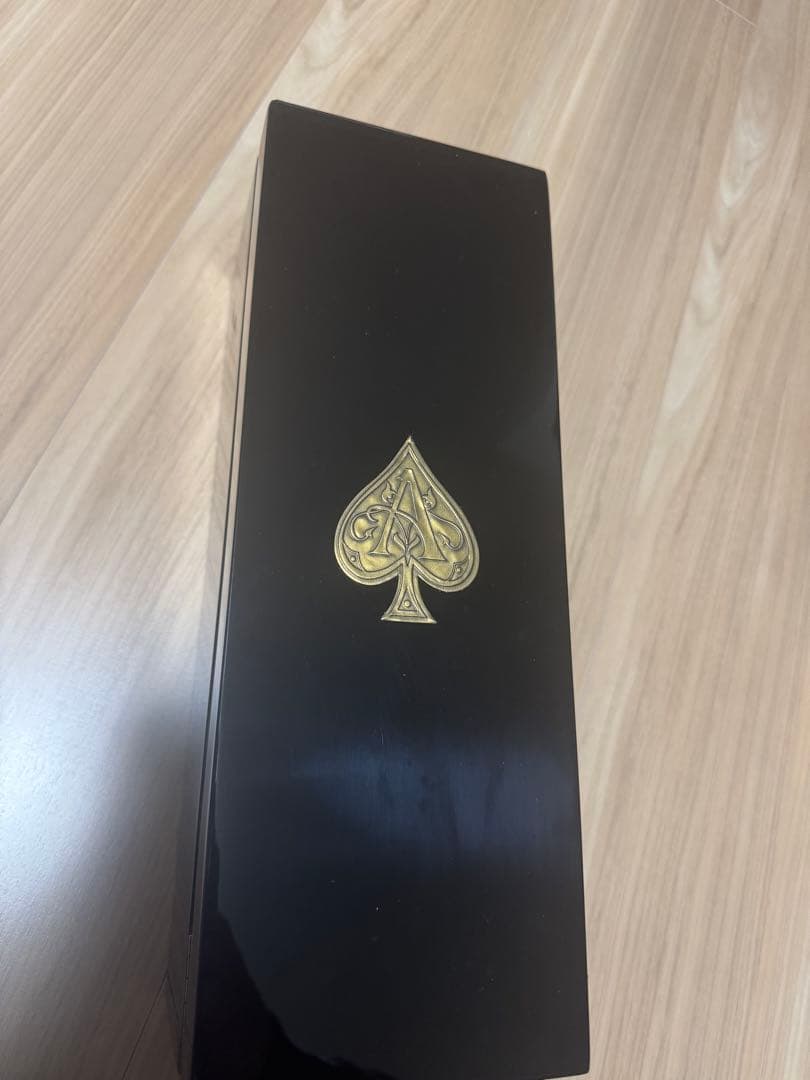 アルマンド　ブリニャック　ゴールド　750ml 空箱