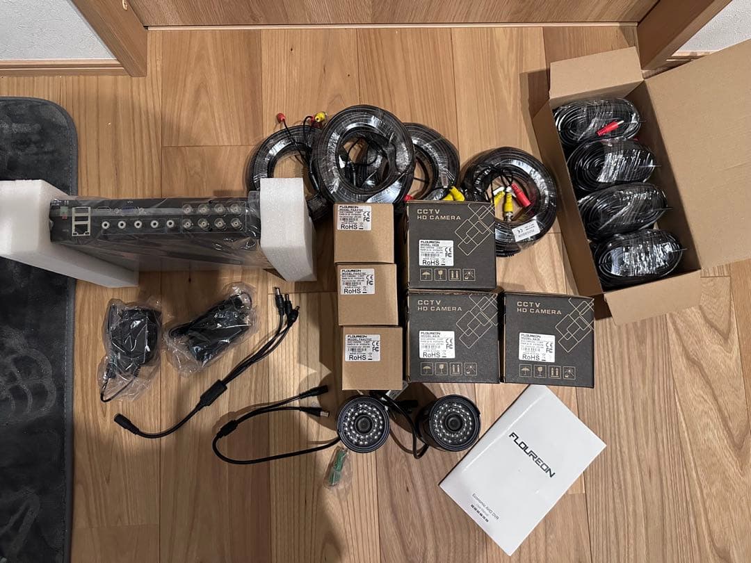 Floureon CCTV用監視カメラ8個セット
