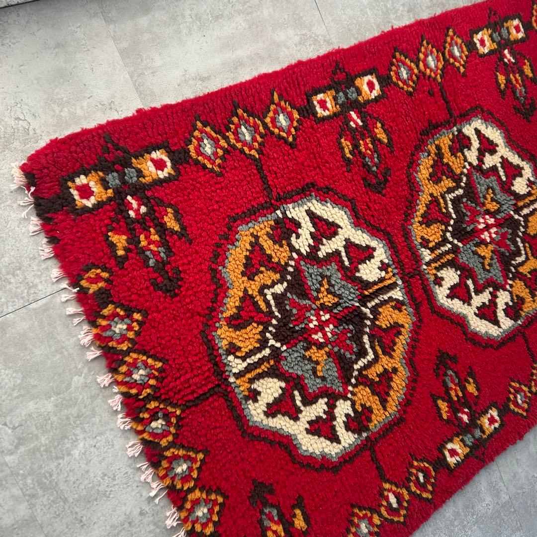 【1990s Vintage】ブルガリア産 125cm × 68cm 厚手ラグ