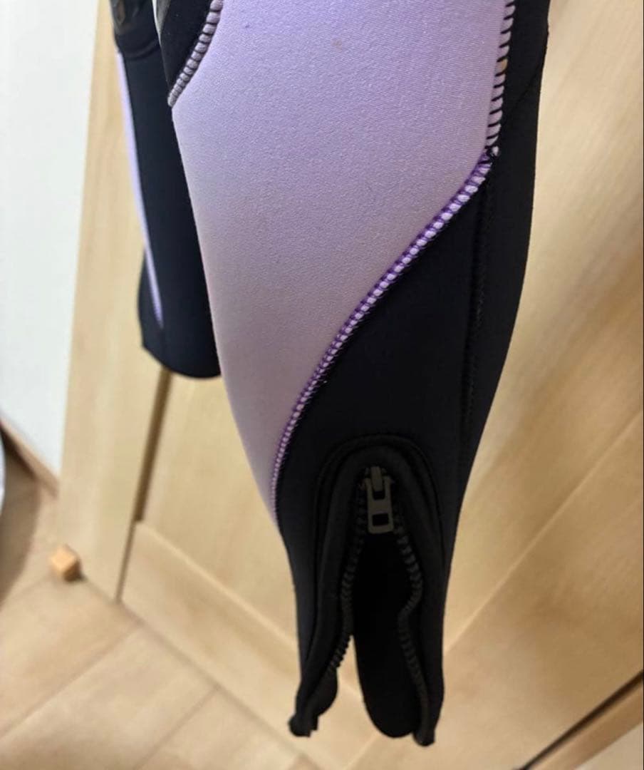 ウェットスーツ 帽子(新品)、説明書、ハンガー、カバー付き