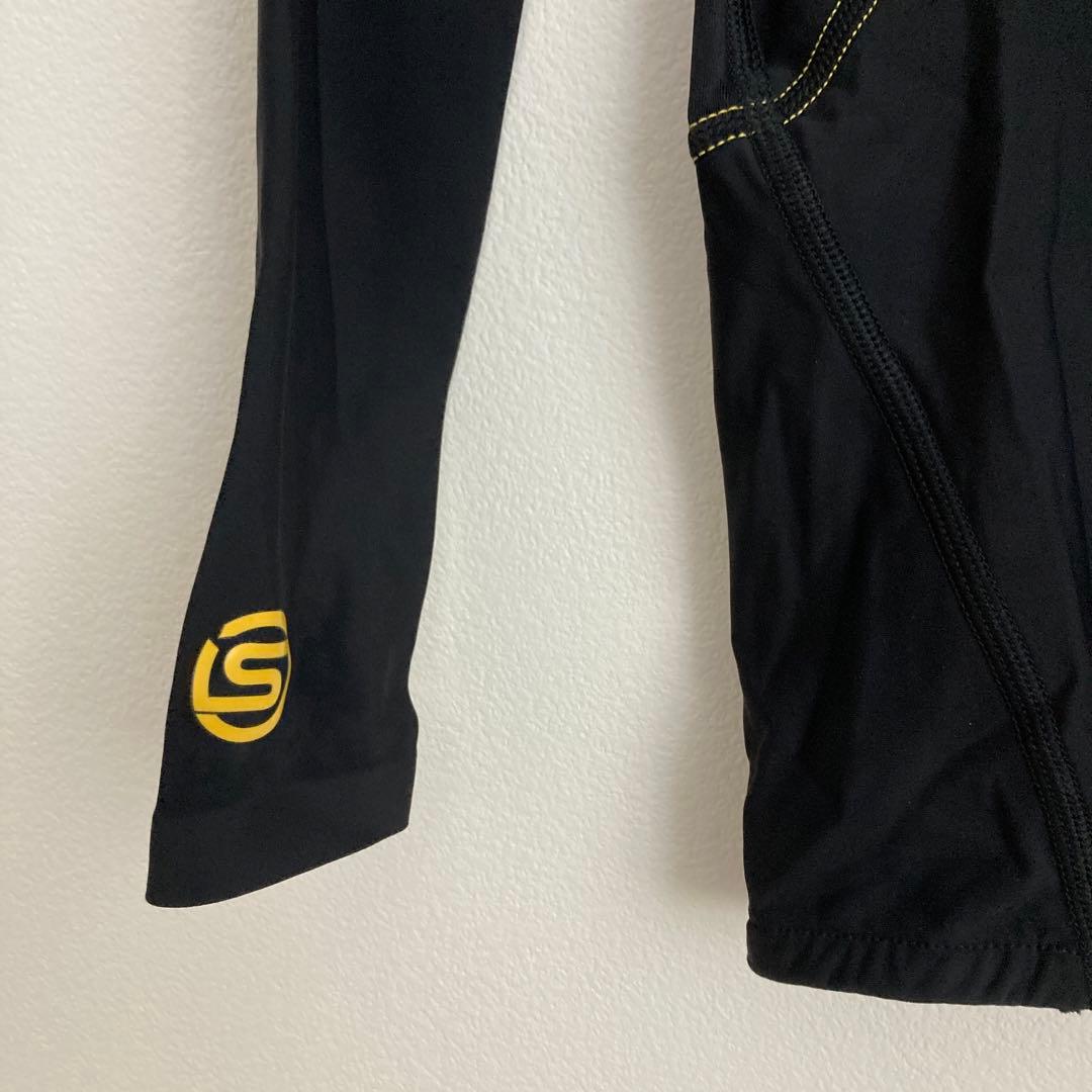 スキンズSKINSコンプレッションTシャツ　長袖トップスシャツ　メンズXS