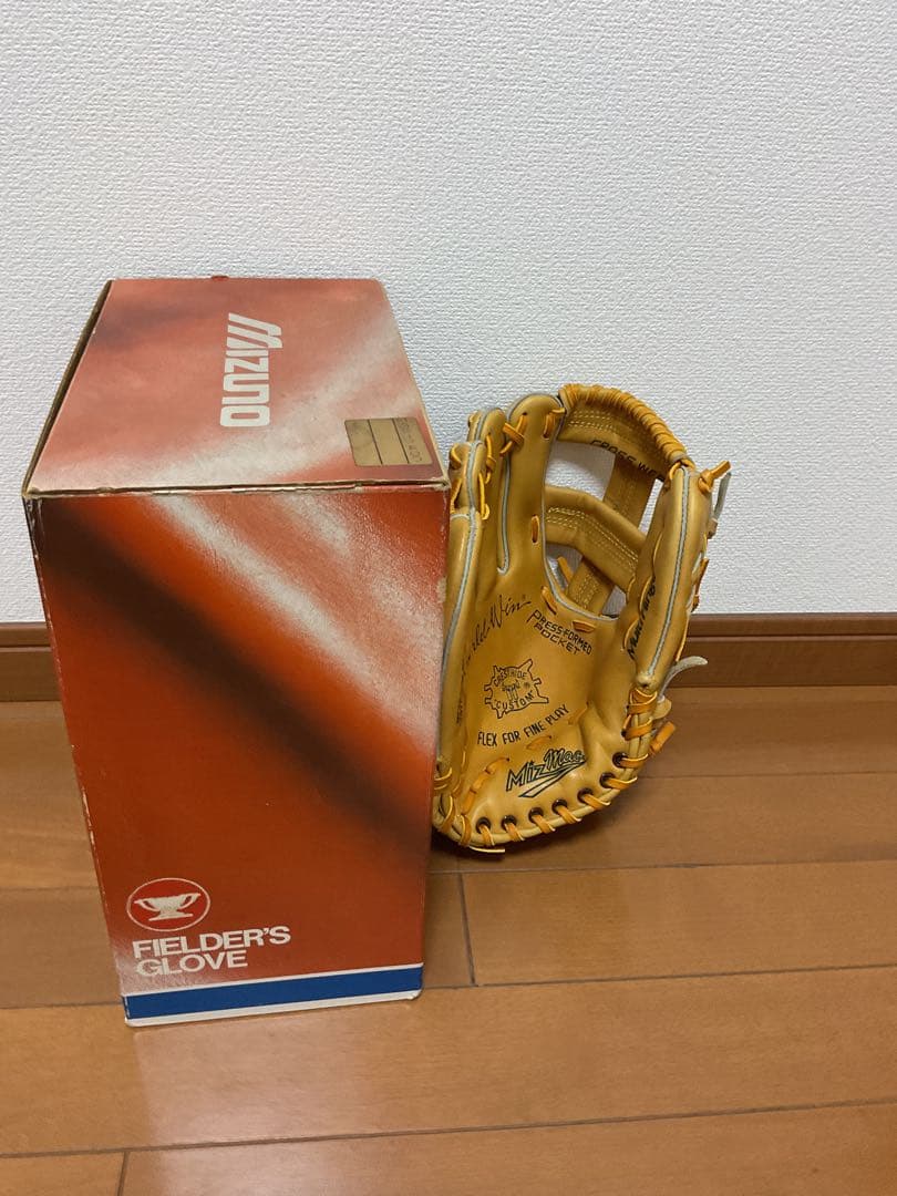 ミズノ　ワールドウィン　赤カップ　野球　グローブ　箱なし