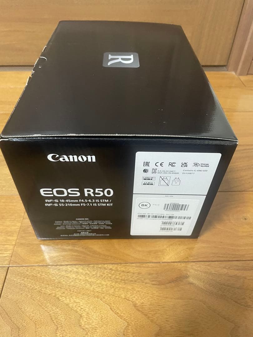 新品未開封　Canon EOS R50 ダブルズームキット [ブラック]