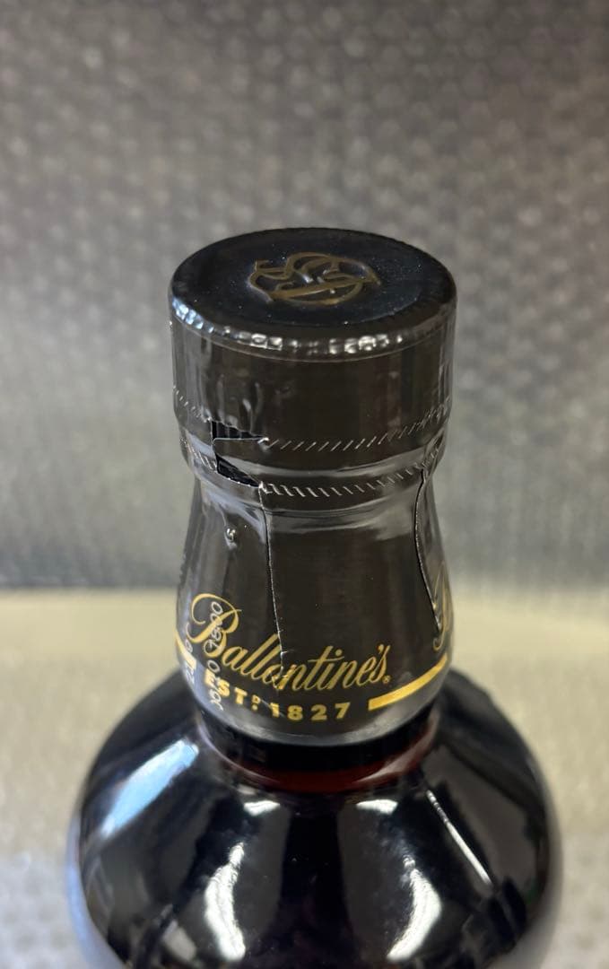 く*か様 未開栓 バランタイン 21年 黒 キャップ 箱付き 40% 700ml