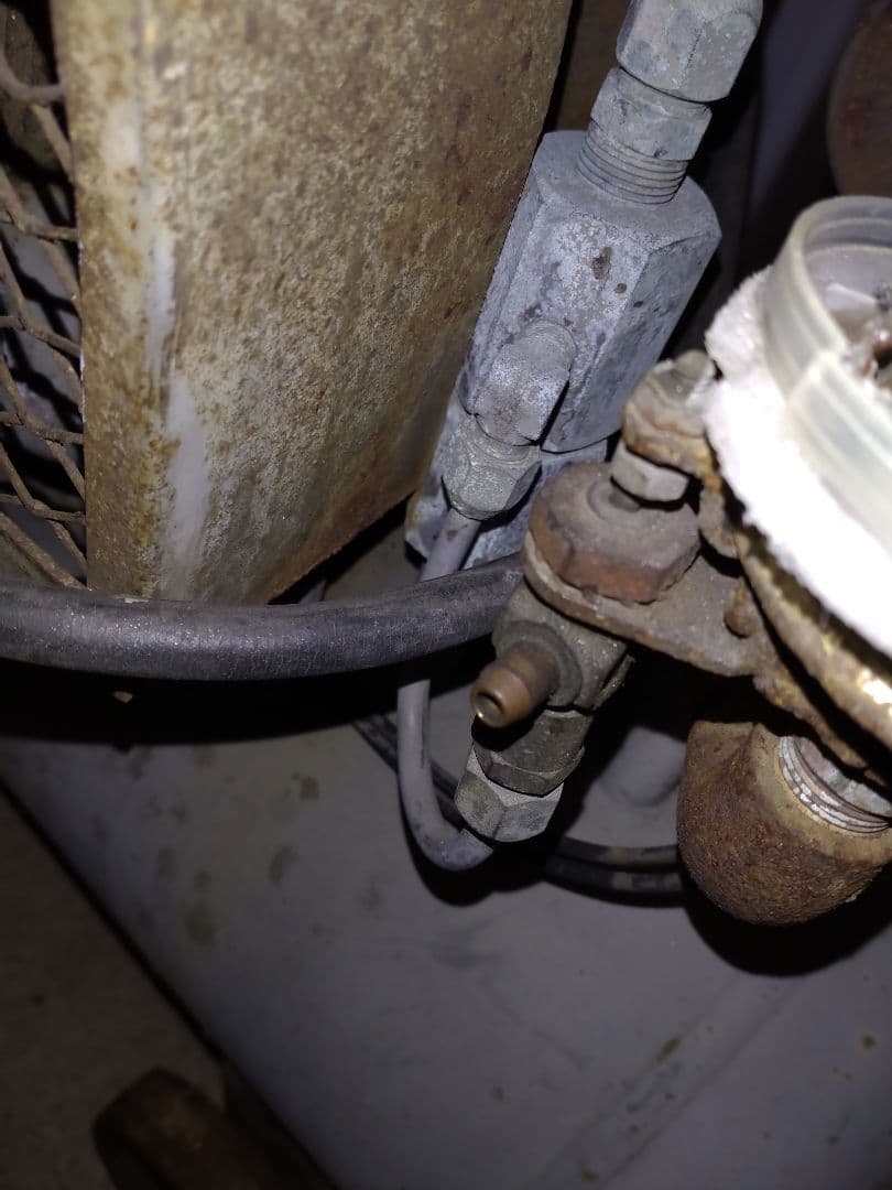 エアーコンプレッサー