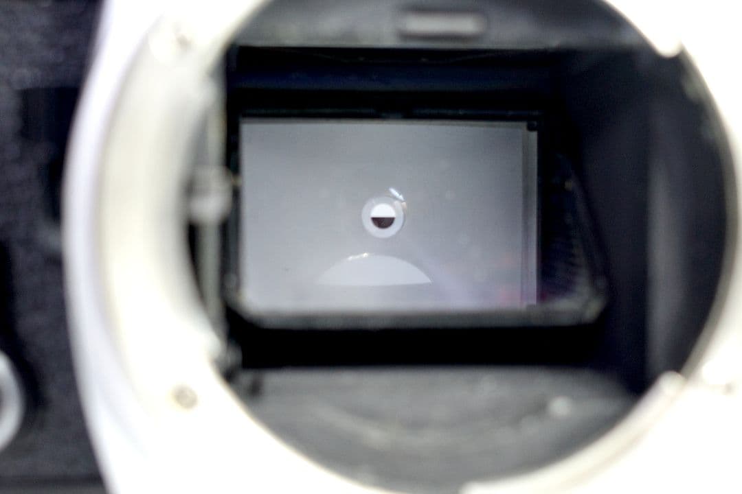 ニコン　Nikon FE + Ai Nikkor 28mm/F2.8