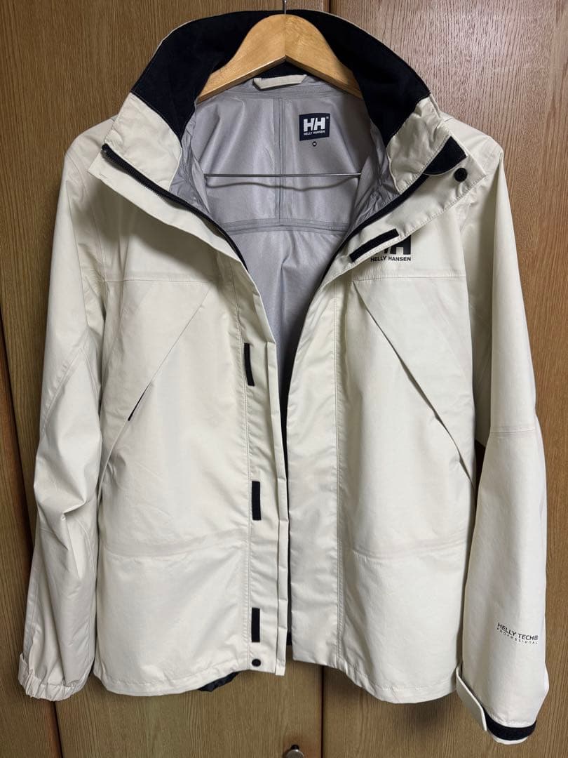 HELLY HANSEN アイボリー Mサイズ ナイロンジャケット