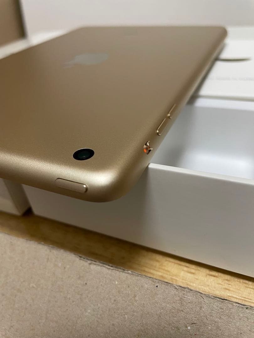 APPLE iPad mini3 WI-FI 64GB おまけケースつき