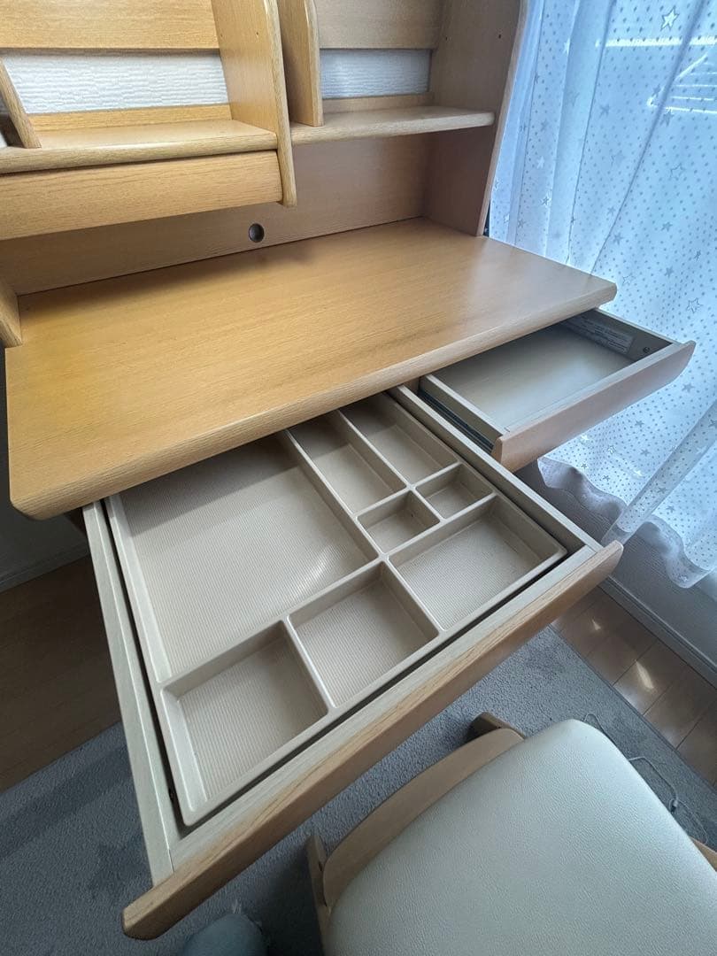 引き取り限定　学習机 デスクライト付