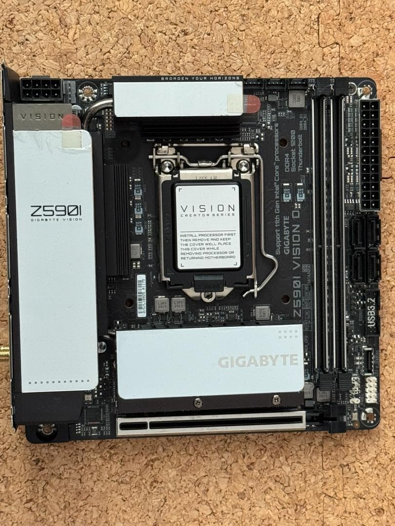 【中古】GIGABYTE Z590I VISION D ITXマザーボード