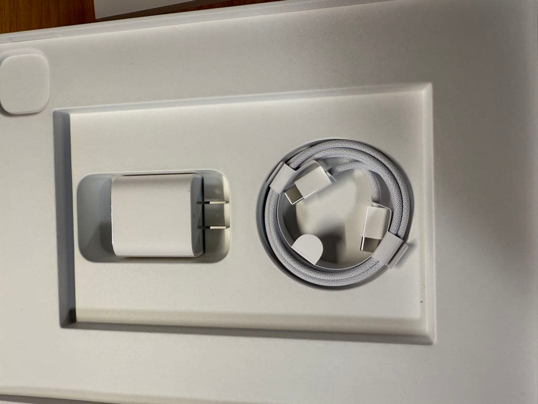 iPad Pro M4 256GB wifiモデル カバー付属しません